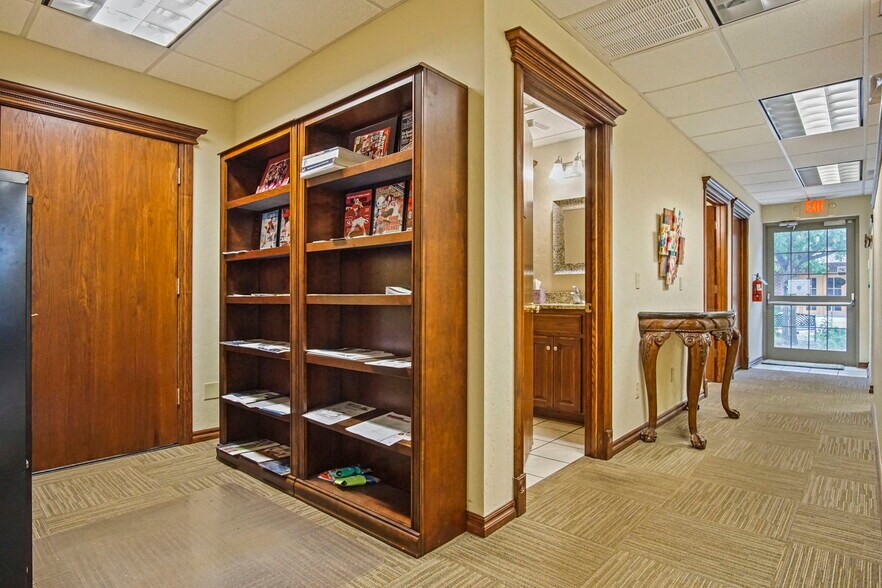 More Photos Of 1006 24th Ave NW, Norman Office For Sale