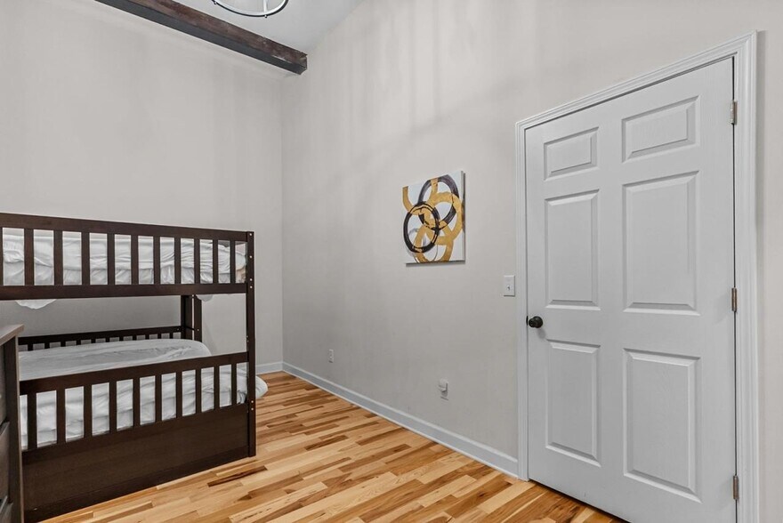 More Photos Of 471-472 W Main St, Fries Medical For Sale