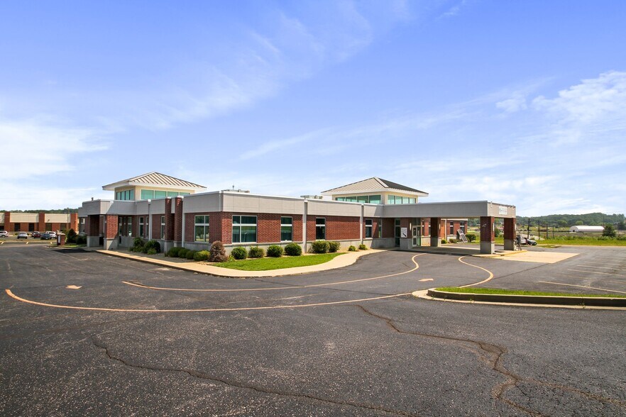 More Photos Of 3100 Independence Sq, West Plains Medical For Lease