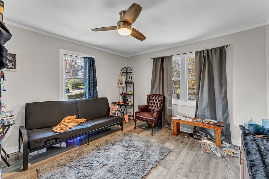 More Photos Of 558 W Outer Dr, Oak Ridge Multifamily For Sale