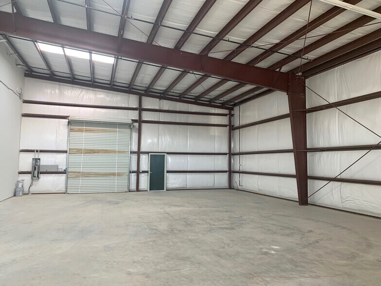 More Photos Of 7123 Cross County Rd, North Charleston Industrial For Lease