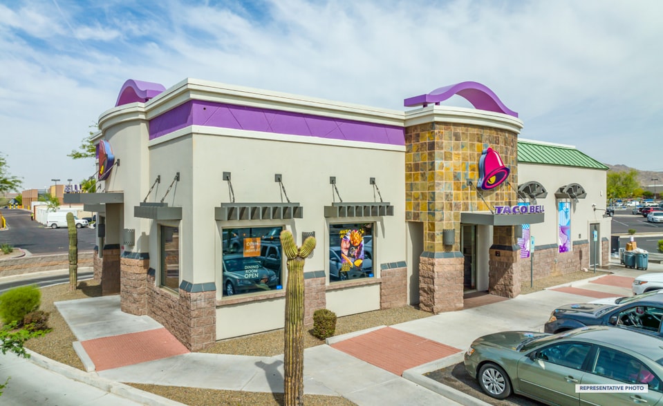 Primary Photo Of 1014 Main St, Tuba City Fast Food For Sale