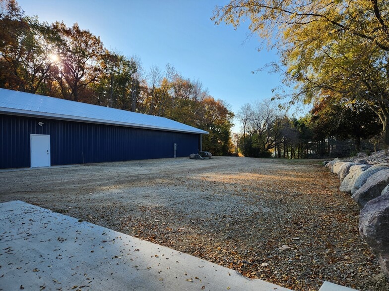 More Photos Of 4396 220th St E, Prior Lake Flex For Lease