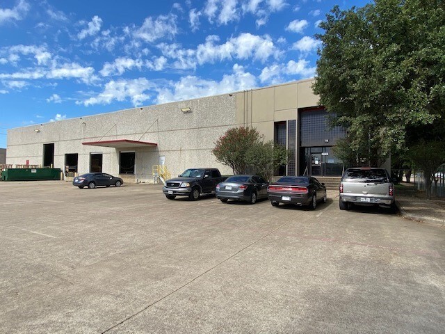 Primary Photo Of 8300-8310 Eastpoint Dr, Dallas Distribution For Lease