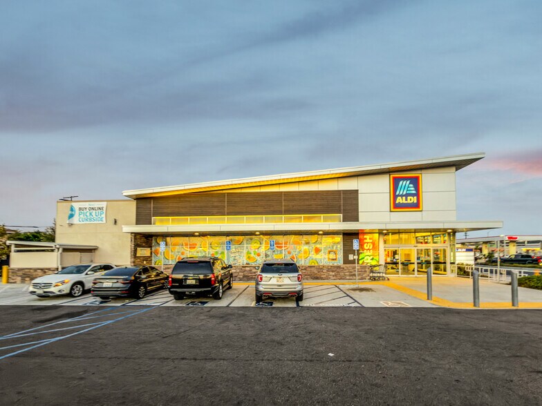 More Photos Of 739-915 E Anaheim St, Long Beach Unknown For Lease
