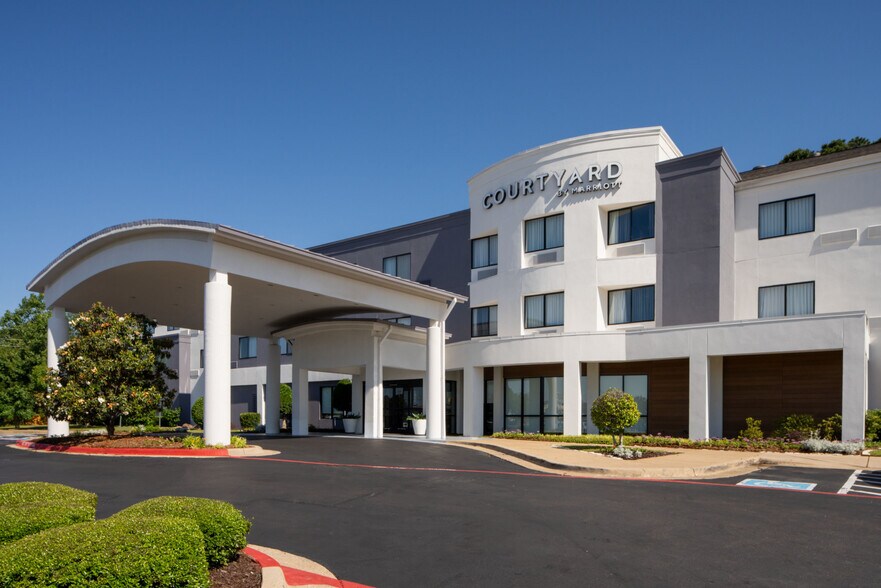Primary Photo Of 5001 N Cowhorn Creek Loop, Texarkana Hotel For Sale