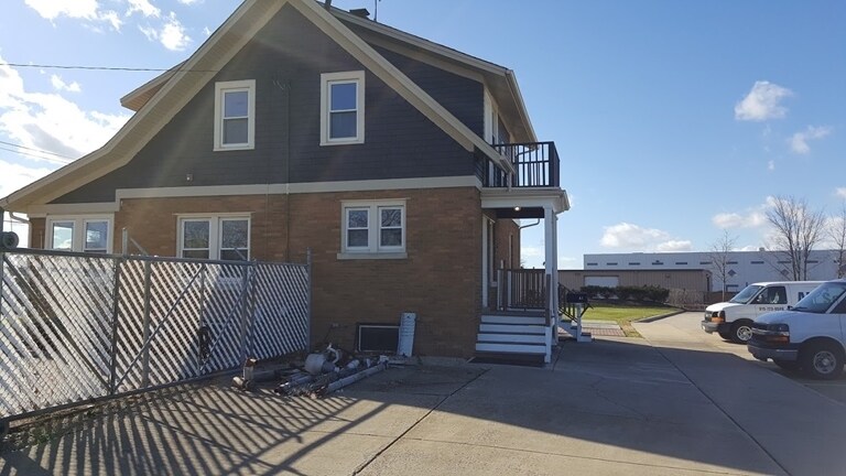 More Photos Of 1201 W Washington St, West Chicago Truck Terminal For Sale