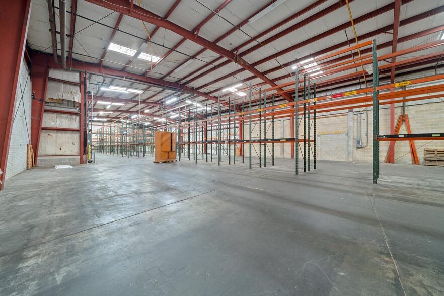 More Photos Of 506 SE 3rd Ave, Ocala Warehouse For Sale