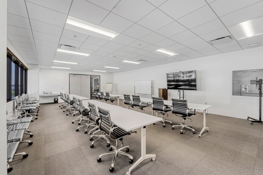 More Photos Of 4910 Airport Plaza Dr, Long Beach Loft Creative Space For Lease