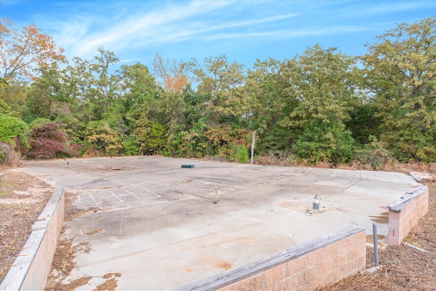 More Photos Of 700 NW Loop 564, Mineola Flex For Sale