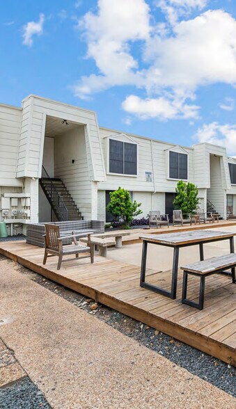More Photos Of 1830 W Rundberg Ln, Austin Apartments For Sale