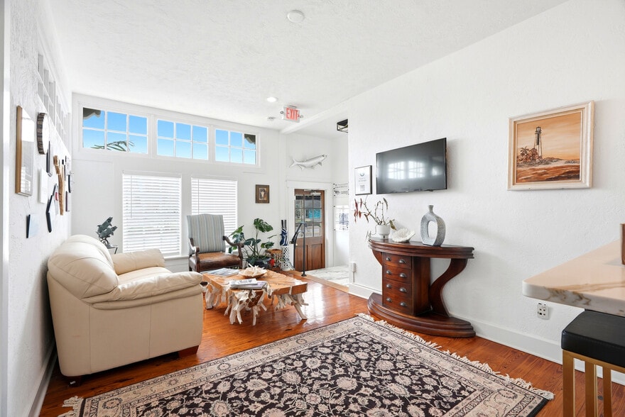 More Photos Of 7024 Central Ave, Saint Petersburg Medical For Sale