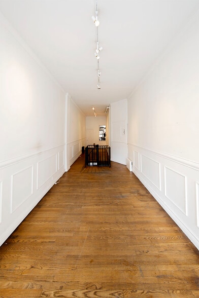 More Photos Of 223 Mott St, New York Apartments For Lease