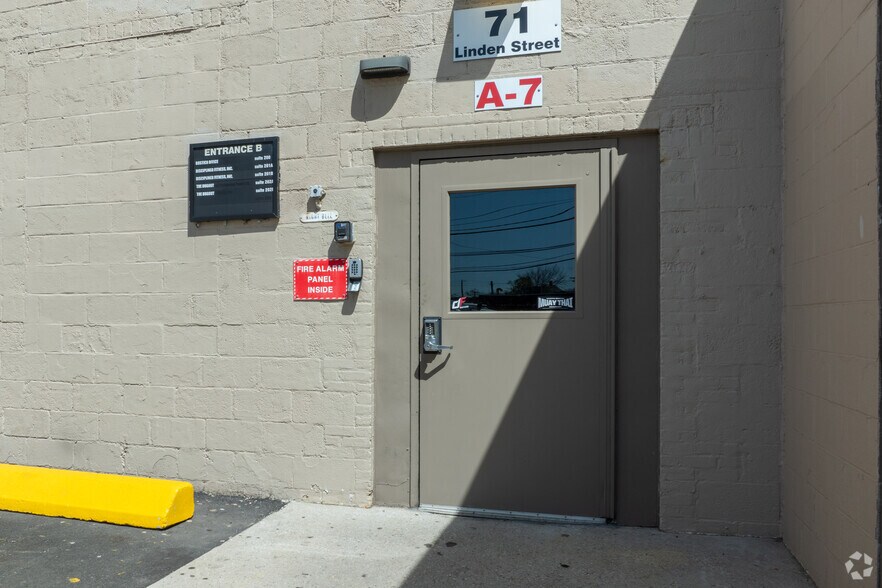 More Photos Of 71 Linden St, Lynn Warehouse For Lease