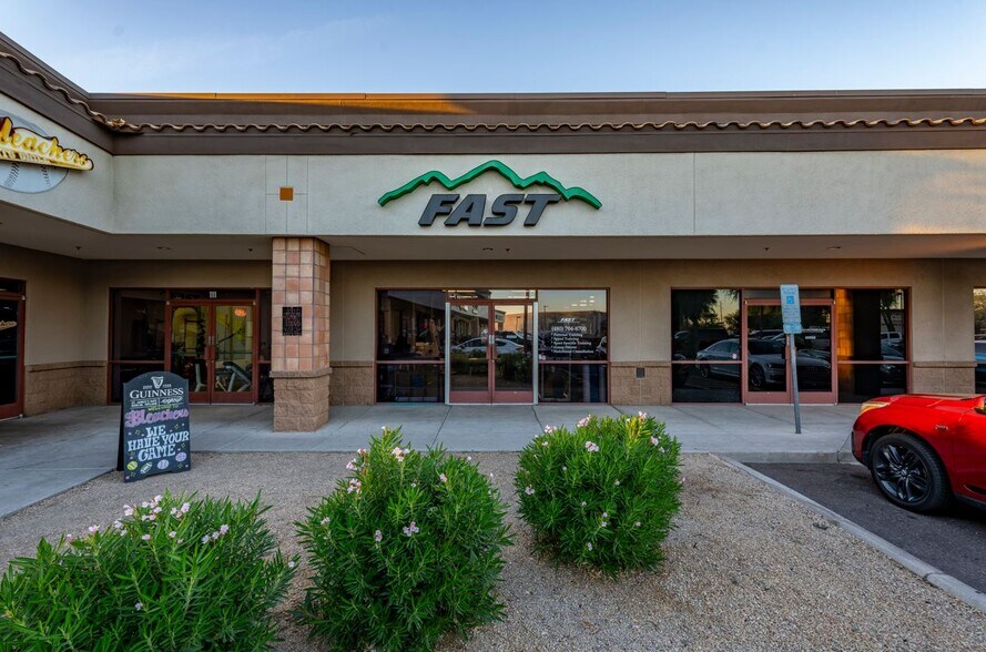 More Photos Of 15410 S Mountain Pky, Phoenix Storefront For Sale