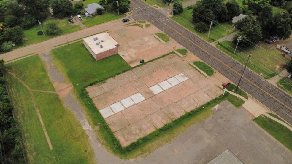 More Photos Of 9531 10th St, Midwest City Land For Lease