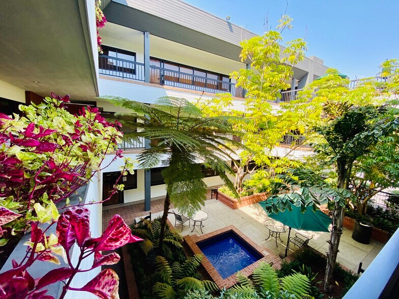 More Photos Of 11965 Venice Blvd, Los Angeles Loft Creative Space For Lease