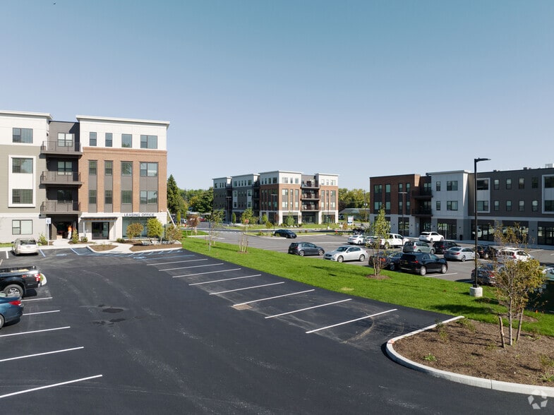 More Photos Of 580 Columbia Tpke, East Greenbush Apartments For Lease