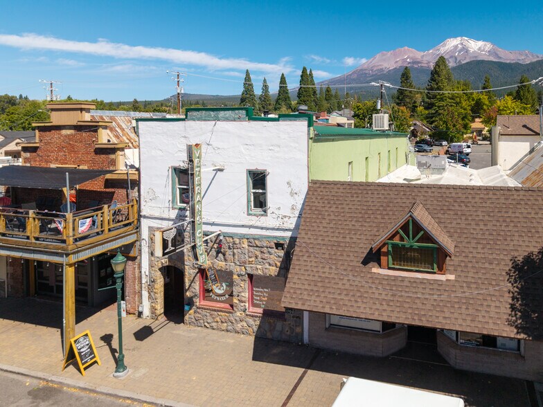 More Photos Of 406 N Mount Shasta Blvd, Mount Shasta Bar For Sale