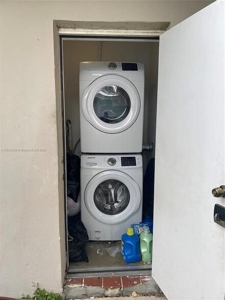 More Photos Of 240 SE 9th Ave, Pompano Beach Multifamily For Sale