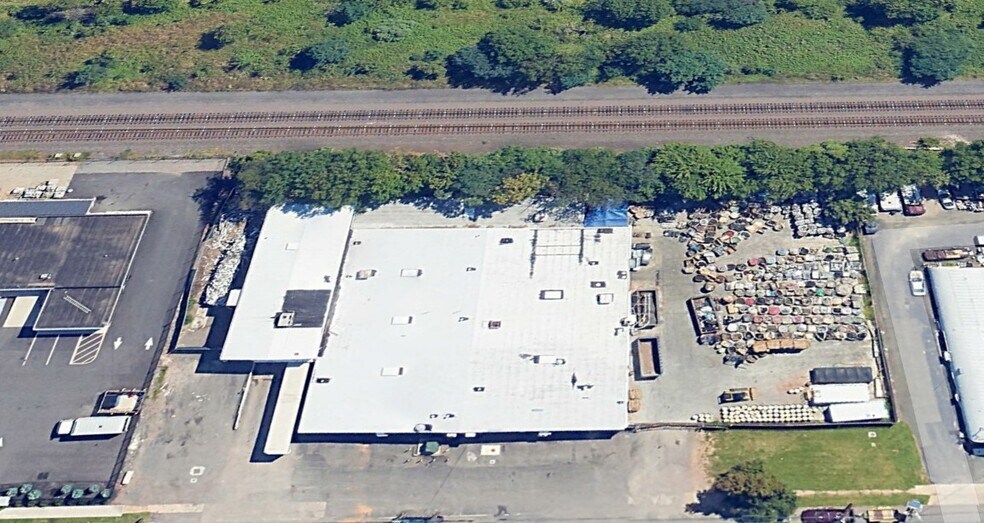 Primary Photo Of 820 Lincoln Blvd, Middlesex Warehouse For Sale