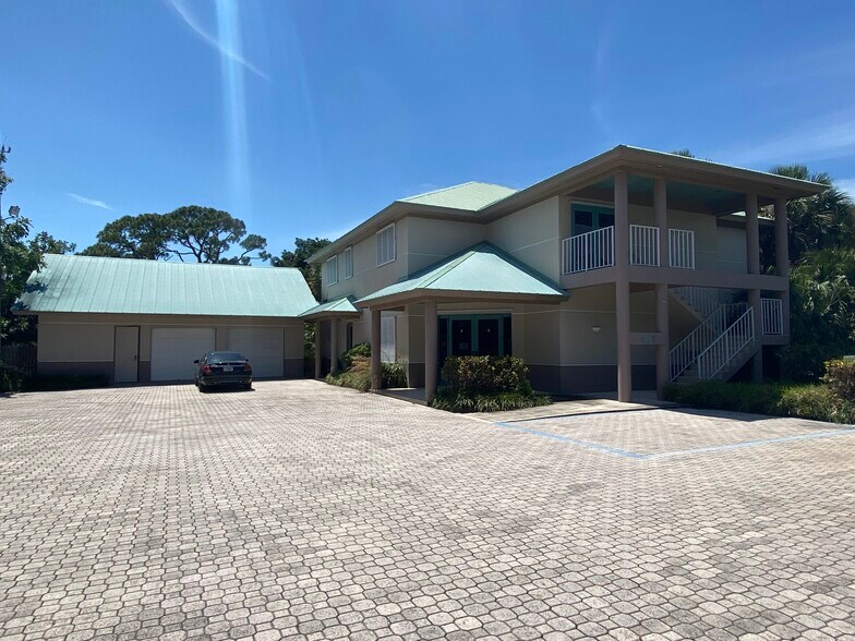 More Photos Of 416 SE Flamingo Ave, Stuart Medical For Sale