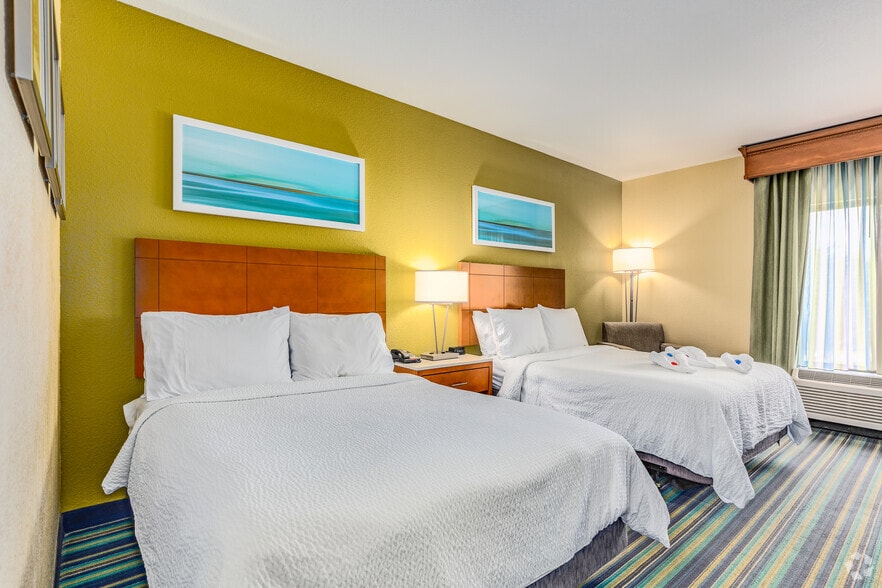 More Photos Of 1810 S Highway 27, Clermont Hotel For Sale