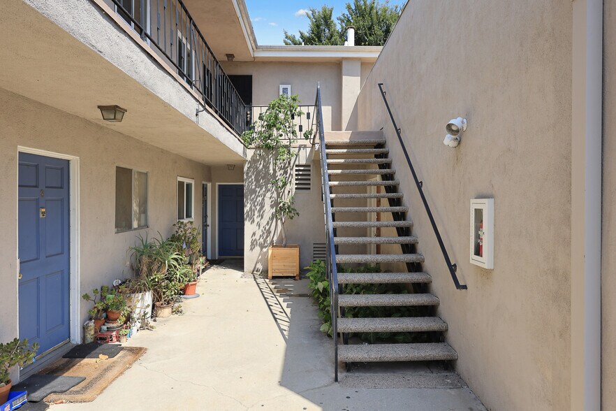 More Photos Of 3025 Glenhurst Ave, Los Angeles Apartments For Sale