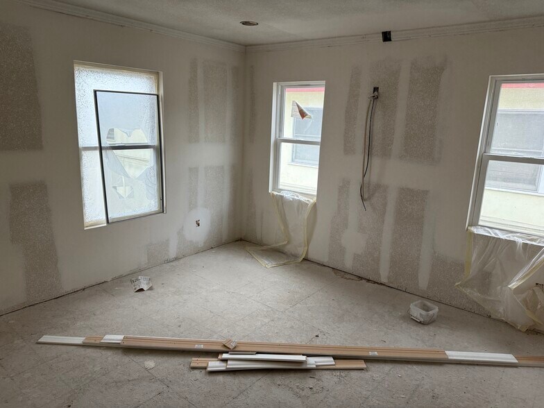 More Photos Of 128-130 N Hillcrest Blvd, Inglewood Apartments For Sale