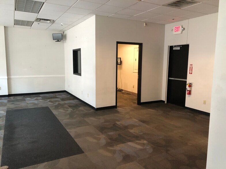 More Photos Of 51 S Pearl St, Albany Sports And Entertainment For Lease