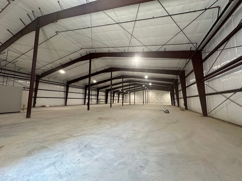 More Photos Of 1056 Business Park Rd, Summerville Distribution For Lease