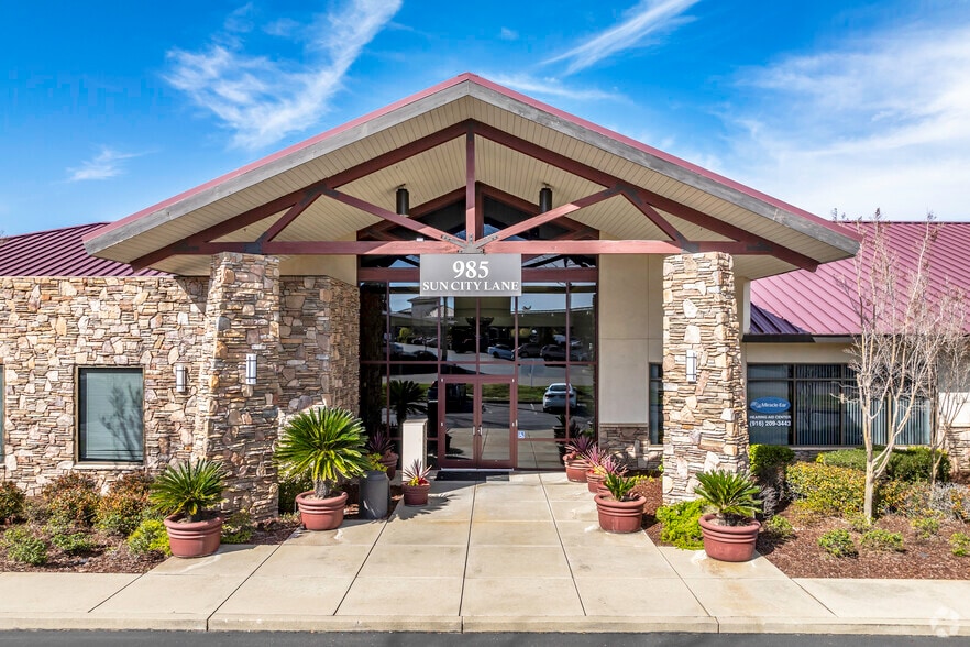 More Photos Of 985 Sun City Ln, Lincoln Office For Lease