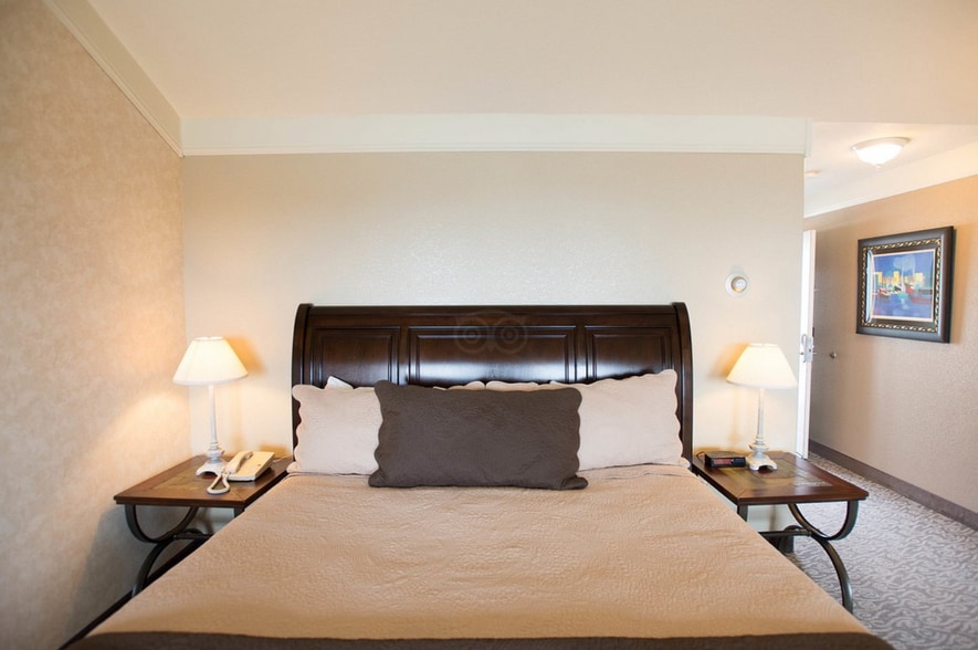 More Photos Of 1005 S Main St, Fort Bragg Hotel For Sale