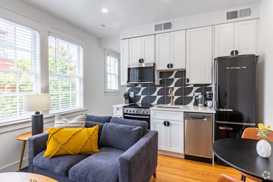More Photos Of 1460 Peachtree St NW, Atlanta Apartments For Sale