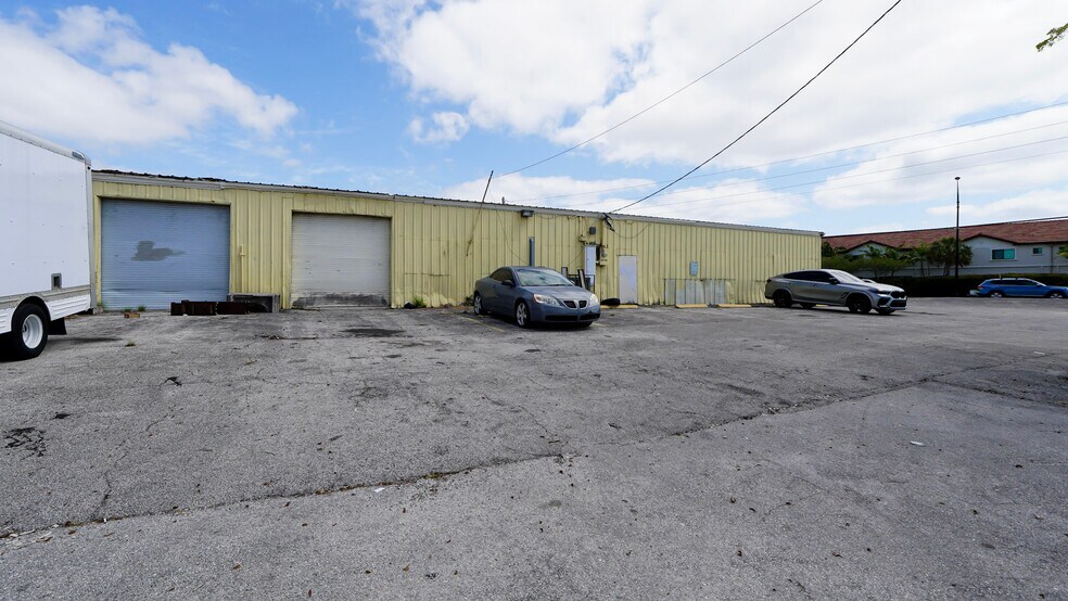 More Photos Of , Oakland Park General Retail For Sale