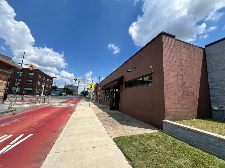 More Photos Of 835 N Capitol Ave, Indianapolis Light Distribution For Lease