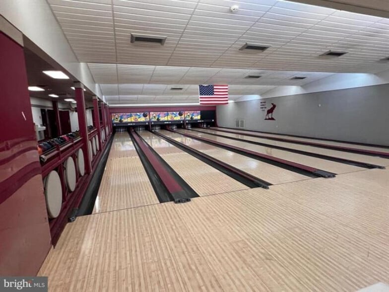 More Photos Of 80 Brady Ln, Lewistown Sports And Entertainment For Sale
