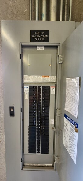 More Photos Of 4135 N Rancho Dr, Las Vegas Light Distribution For Lease
