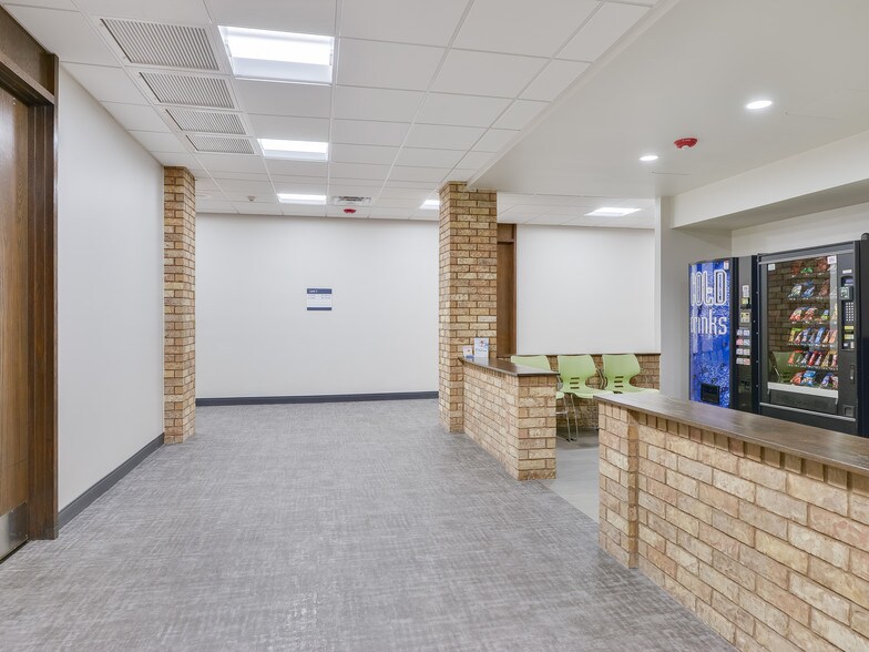 More Photos Of 2301 S Clear Creek Rd, Killeen Medical For Lease