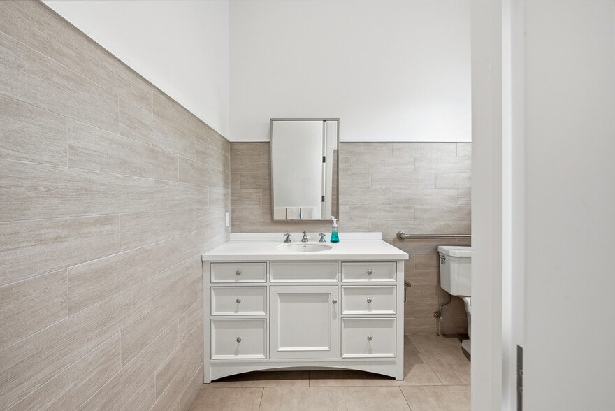 More Photos Of 315 9th St, West Palm Beach Office Residential For Sale