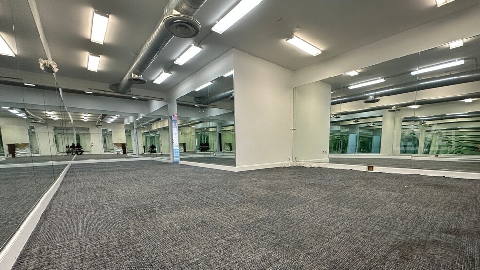 More Photos Of 20101-20161 NE 16th Pl, Miami Loft Creative Space For Sale