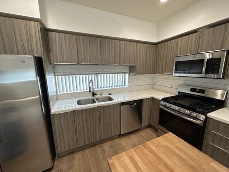 More Photos Of 412 N Ardmore Ave, Los Angeles Apartments For Sale