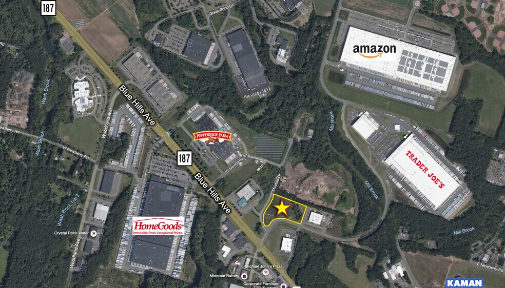 More Photos Of 111 Phoenix Crossing, Bloomfield Showroom For Lease