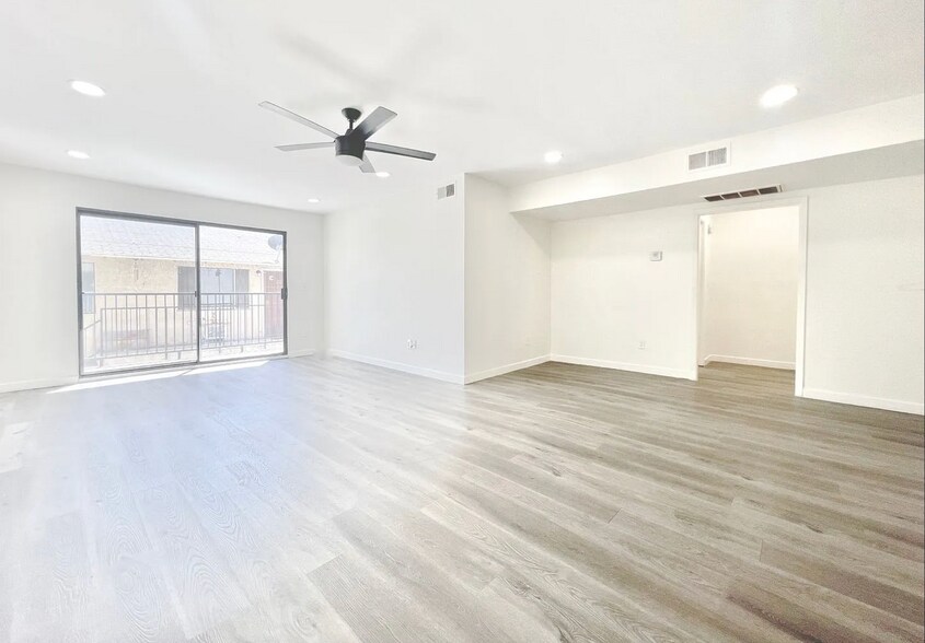 More Photos Of 7437 Haskell Ave, Van Nuys Apartments For Sale