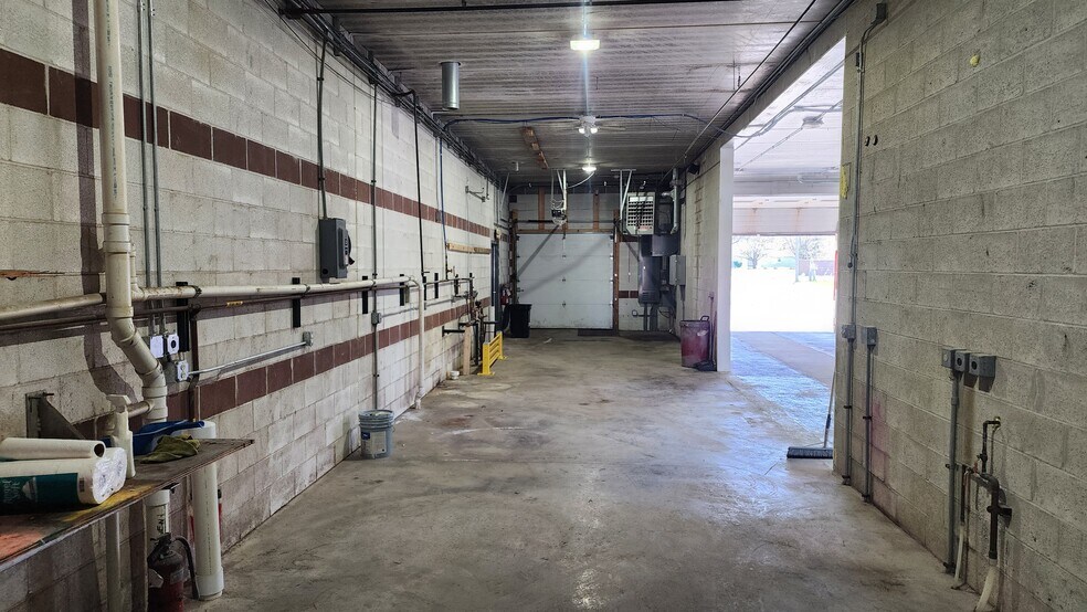 More Photos Of 100 Stimpson St, Watertown Freestanding For Sale
