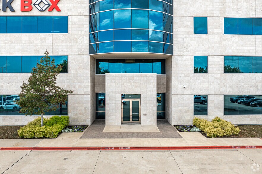 More Photos Of 2701 Dallas Pky, Plano Office For Lease