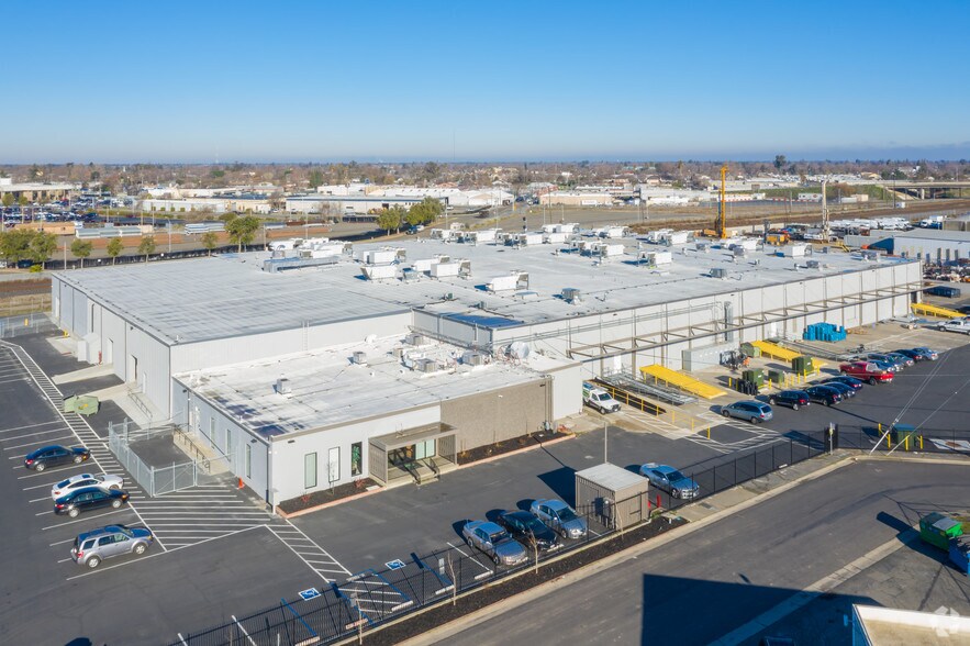 Primary Photo Of 1025 Joellis Way, Sacramento Distribution For Sale