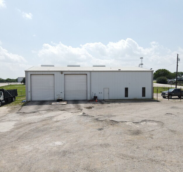 More Photos Of 311 National Dr, Rockwall Warehouse For Lease