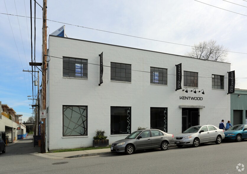 More Photos Of 2058-2060 Pine St, Vancouver Loft Creative Space For Lease
