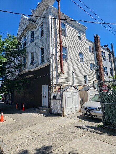 More Photos Of 117-02 Jamaica Ave, Jamaica Storefront For Sale
